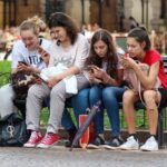 Telefoanele inteligente și sănătatea mintală a adolescenților